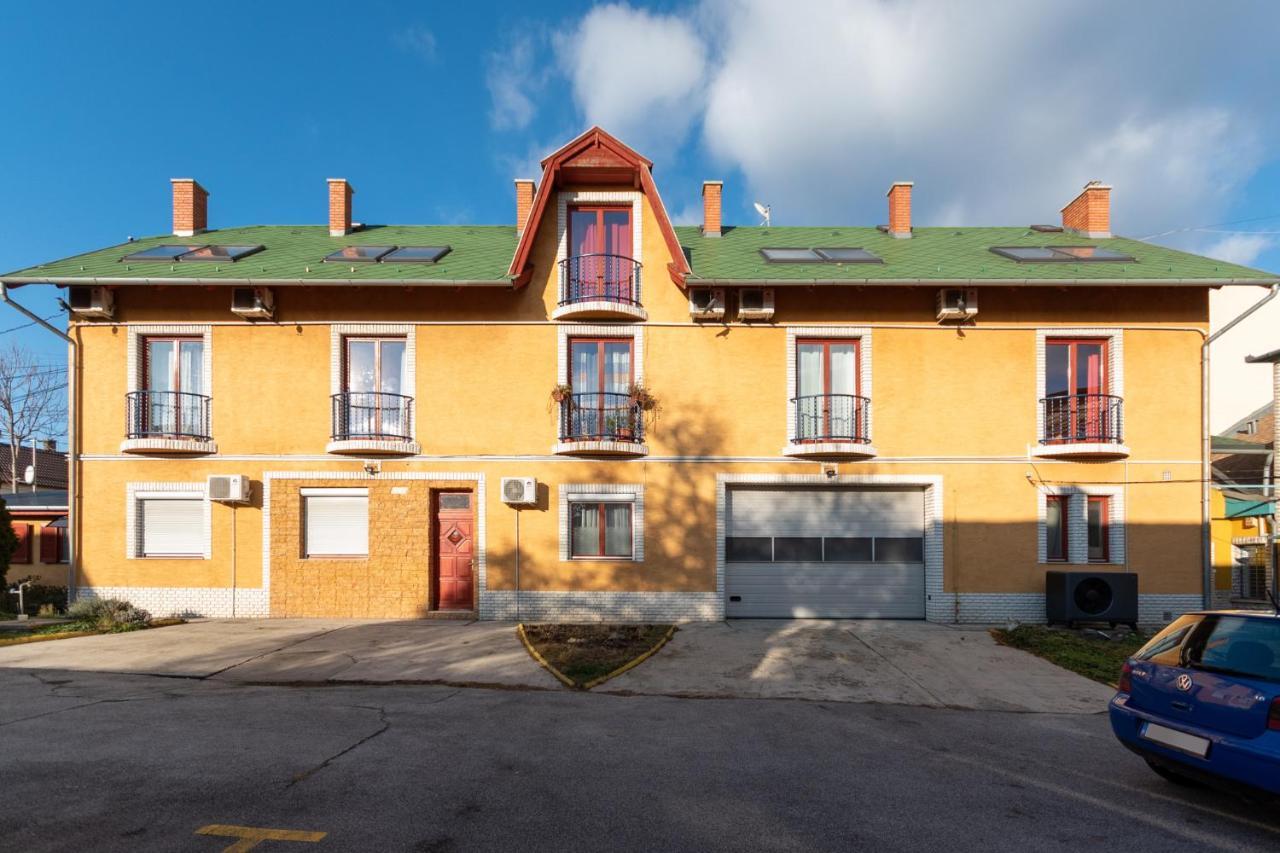 R Apartman Budapest